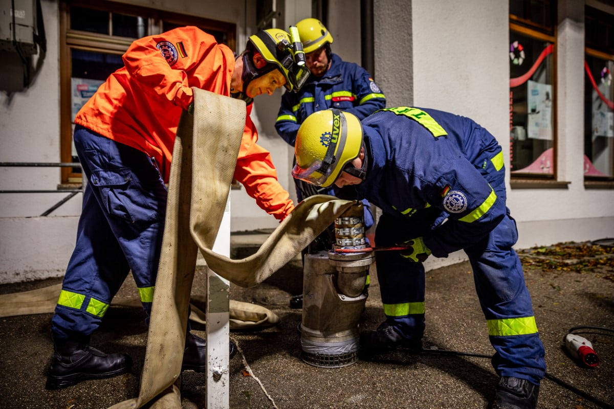 Unwetter in Südbayern: 500 THW-Einsatzkräfte beseitigen Schäden