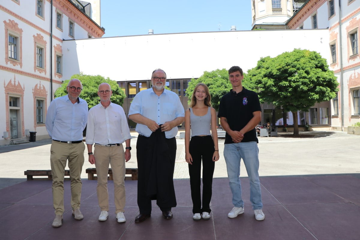 Integriertes Klimaschutzkonzept - Photovoltaik-Anlage am Leopoldinum in Betrieb genommen