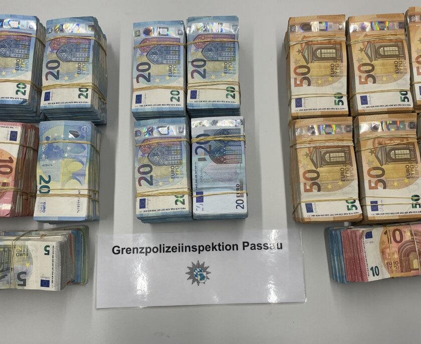 Schleierfahnder stellen größere Menge Bargeld sicher