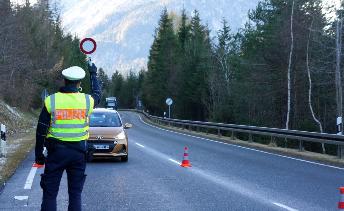 Unerlaubte Einreisen in Bayern Bundespolizei stellt knapp 13.500 illegale Grenzübertritte bis Juli 2023 fest