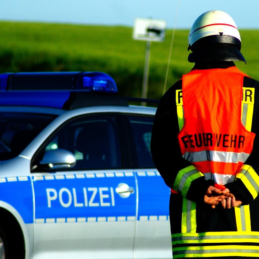 Feuerwehr Polizei Einsatz Feuerwehrmann Unfall