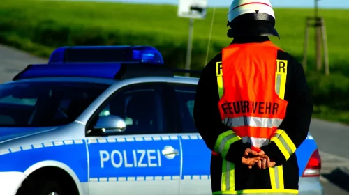 Feuerwehr Polizei Einsatz Feuerwehrmann Unfall
